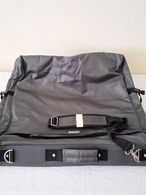 Wallybags 45" Gray Garment  Travel Bag with Adjustable Shoulder Strap